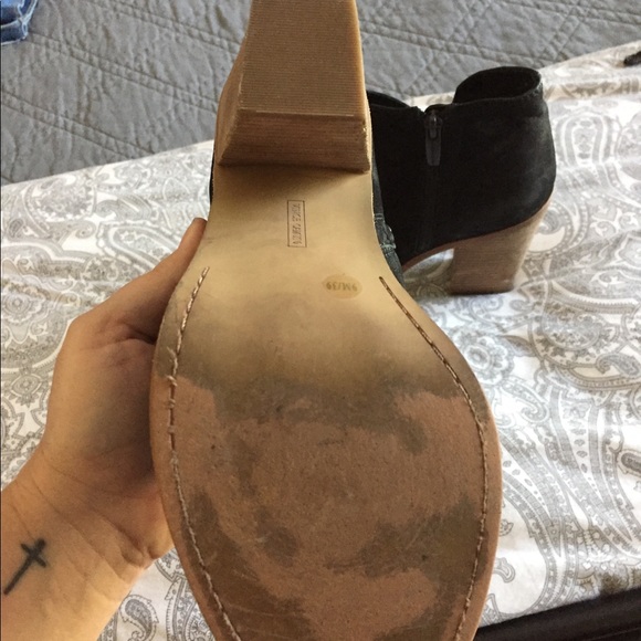 Black Vince Camuto open toe bootie size 9 - Picture 2 of 8